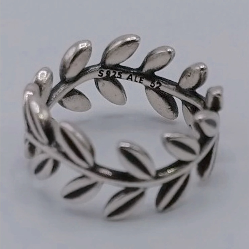 Pandora Laurel Wreath Ring